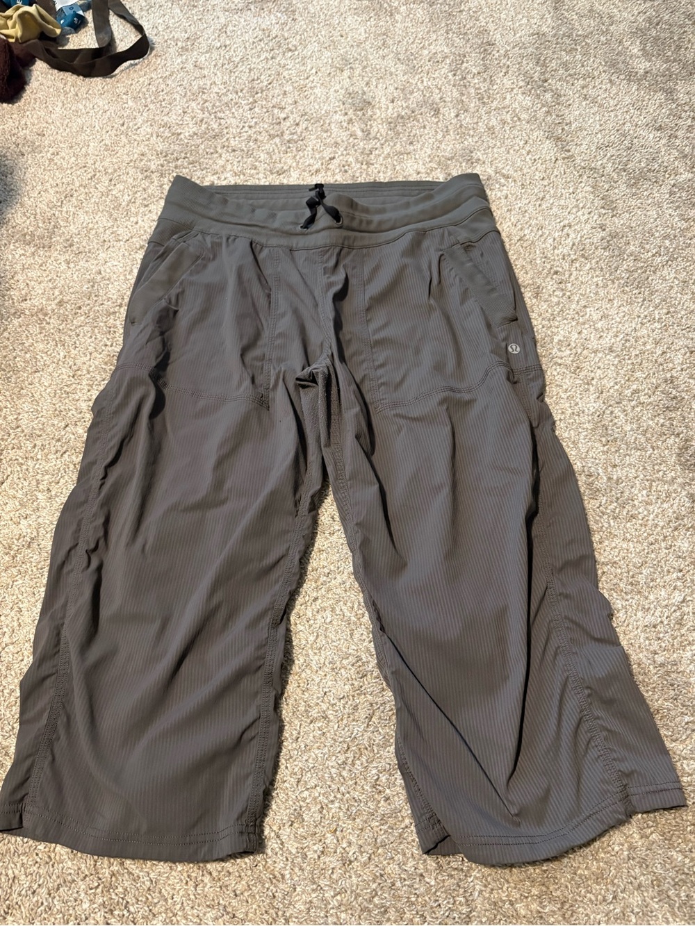 lululemon athletica women’s Dark Gray dance studio crops